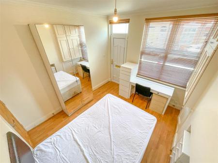 3 bedroom End of terrace house for sale in Sheffield Street, Leicester