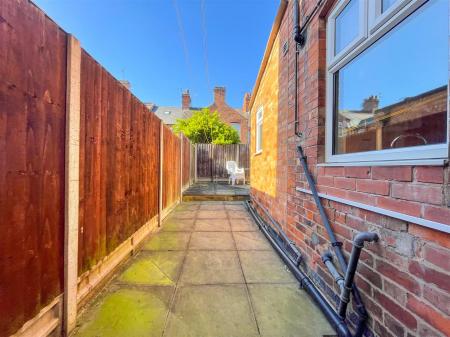 3 bedroom End of terrace house for sale in Sheffield Street, Leicester