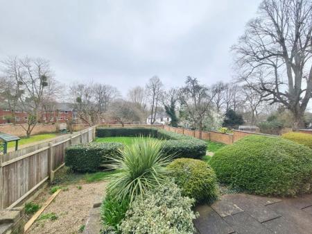 1 bedroom Property to let in Park Hill Drive, Leicester