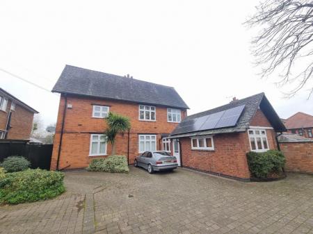 1 bedroom Property to let in Park Hill Drive, Leicester