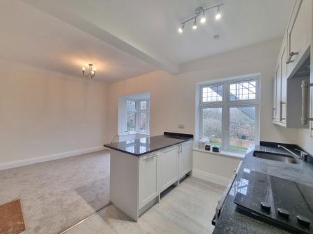 1 bedroom Property to let in Park Hill Drive, Leicester