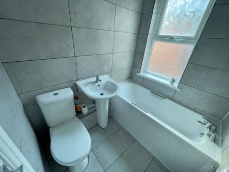 3 bedroom Property to let in Dulverton Road, Leicester