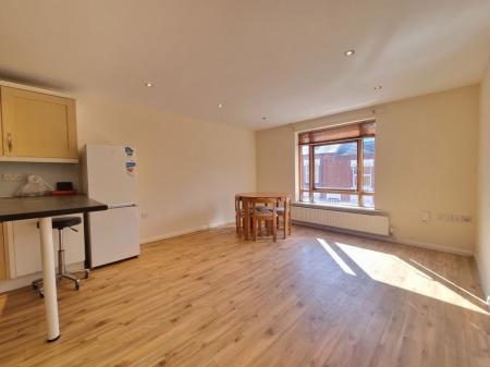 2 bedroom Property to let in Fleetwood Court, Leicester