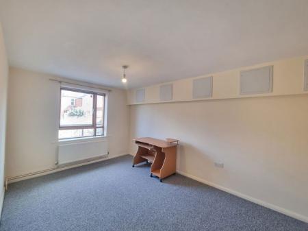 3 bedroom Property to let in Fleetwood Court, Leicester