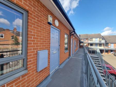 2 bedroom Property to let in Fleetwood Court, Leicester