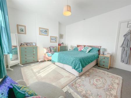 3 bedroom Terraced House for sale in Adderley Road, Leicester
