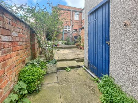 3 bedroom Terraced House for sale in Adderley Road, Leicester