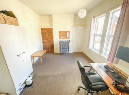 3 bedroom Terraced House for sale in Clarendon Park Road, Leicester