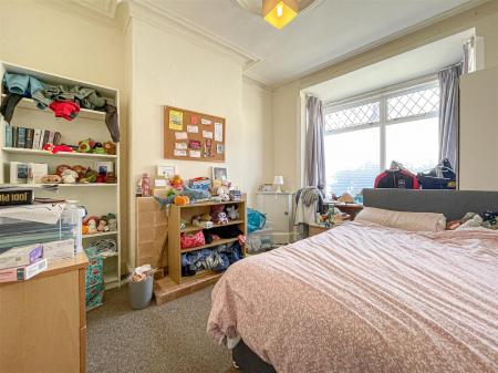 3 bedroom Terraced House for sale in Clarendon Park Road, Leicester