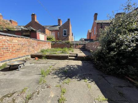 3 bedroom Terraced House for sale in Clarendon Park Road, Leicester