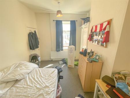 3 bedroom Terraced House for sale in Clarendon Park Road, Leicester