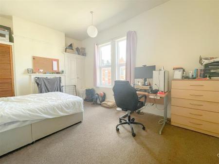 3 bedroom Terraced House for sale in Clarendon Park Road, Leicester