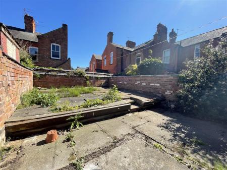 3 bedroom Terraced House for sale in Clarendon Park Road, Leicester