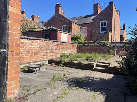 3 bedroom Terraced House for sale in Clarendon Park Road, Leicester