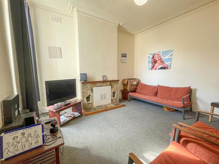 3 bedroom Terraced House for sale in Clarendon Park Road, Leicester