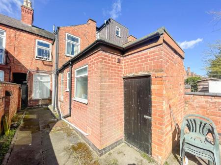 3 bedroom Terraced House for sale in Clarendon Park Road, Leicester