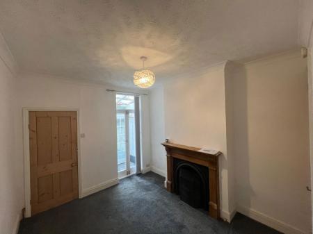 2 bedroom Property to let in Fleetwood Road, Leicester