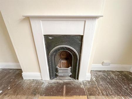 2 bedroom Terraced House for sale in Bridge Road, Leicester