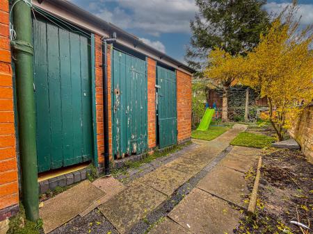 2 bedroom Terraced House for sale in Bridge Road, Leicester