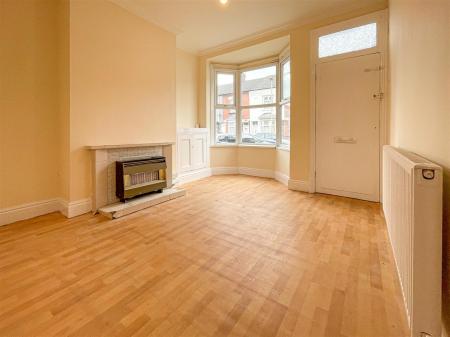 2 bedroom Terraced House for sale in Bridge Road, Leicester