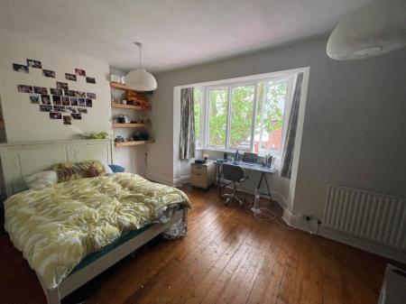 5 bedroom Property to let in Fosse Road South, Leicester