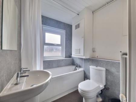 2 bedroom Property to let in Mill Hill Lane, Leicester