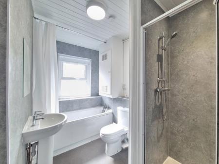 2 bedroom Property to let in Mill Hill Lane, Leicester