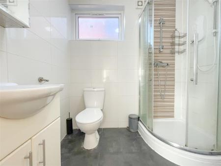 3 bedroom Terraced House for sale in Chaucer Street, Stoneygate, Leicester