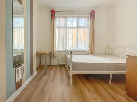 3 bedroom Terraced House for sale in Chaucer Street, Stoneygate, Leicester