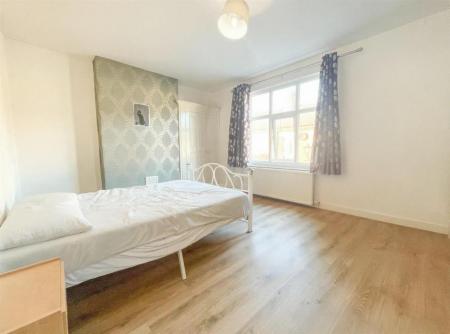 3 bedroom Terraced House for sale in Chaucer Street, Stoneygate, Leicester