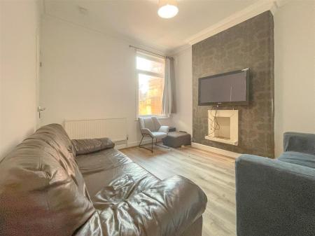 3 bedroom Terraced House for sale in Chaucer Street, Stoneygate, Leicester