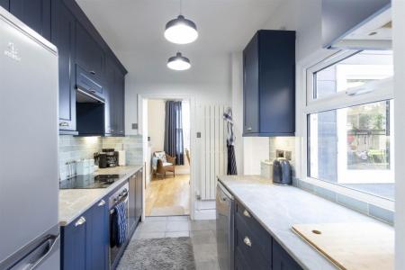 2 bedroom Property to let in Hartopp Road, Leicester