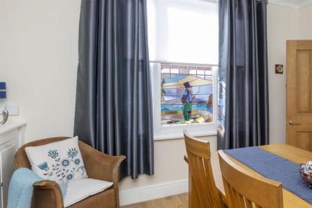 2 bedroom Property to let in Hartopp Road, Leicester