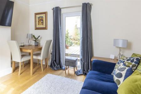 2 bedroom Property to let in Hartopp Road, Leicester