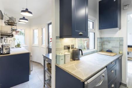 2 bedroom Property to let in Hartopp Road, Leicester