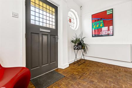 5 bedroom Semi-detached house for sale in Guilford Road, Leicester