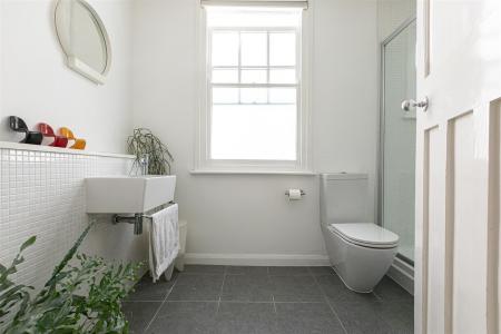 5 bedroom Semi-detached house for sale in Guilford Road, Leicester