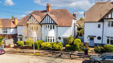 5 bedroom Semi-detached house for sale in Guilford Road, Leicester