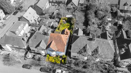 5 bedroom Semi-detached house for sale in Guilford Road, Leicester