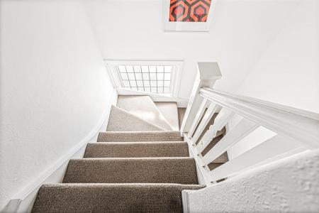 5 bedroom Semi-detached house for sale in Guilford Road, Leicester