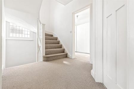 5 bedroom Semi-detached house for sale in Guilford Road, Leicester