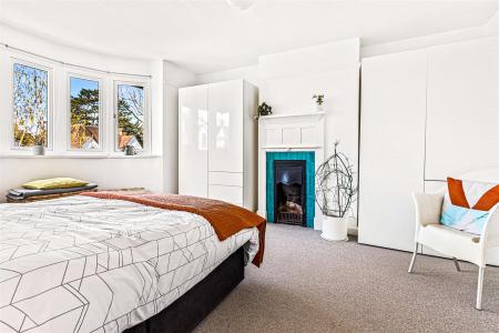 5 bedroom Semi-detached house for sale in Guilford Road, Leicester