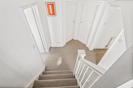 5 bedroom Semi-detached house for sale in Guilford Road, Leicester