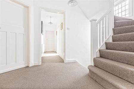 5 bedroom Semi-detached house for sale in Guilford Road, Leicester