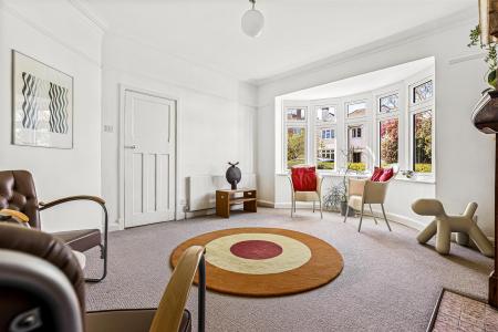 5 bedroom Semi-detached house for sale in Guilford Road, Leicester