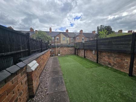 2 bedroom Property to let in Milligan Road, Leicester