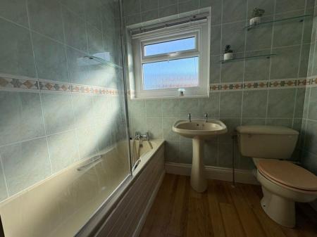 3 bedroom Property to let in Main Street, Leicester