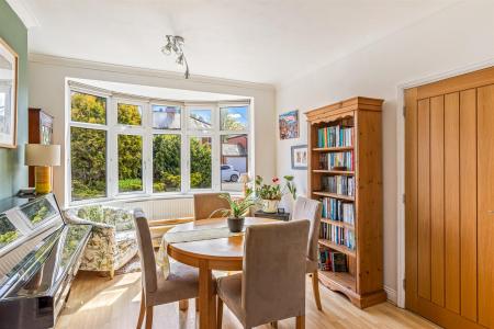 5 bedroom Semi-detached house for sale in Brinsmead Road, Knighton, Leicester