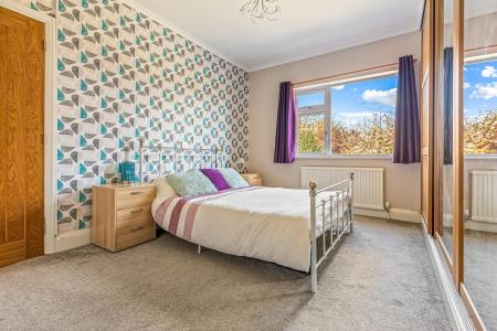 5 bedroom Semi-detached house for sale in Brinsmead Road, Knighton, Leicester