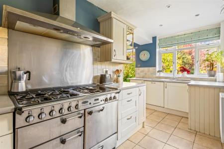 5 bedroom Semi-detached house for sale in Brinsmead Road, Knighton, Leicester